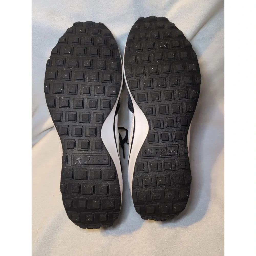 NIKE MENS WAFFLE DEBUT ATHLETIC SNEAKERS #DH9522 001 Size 12 Black/White